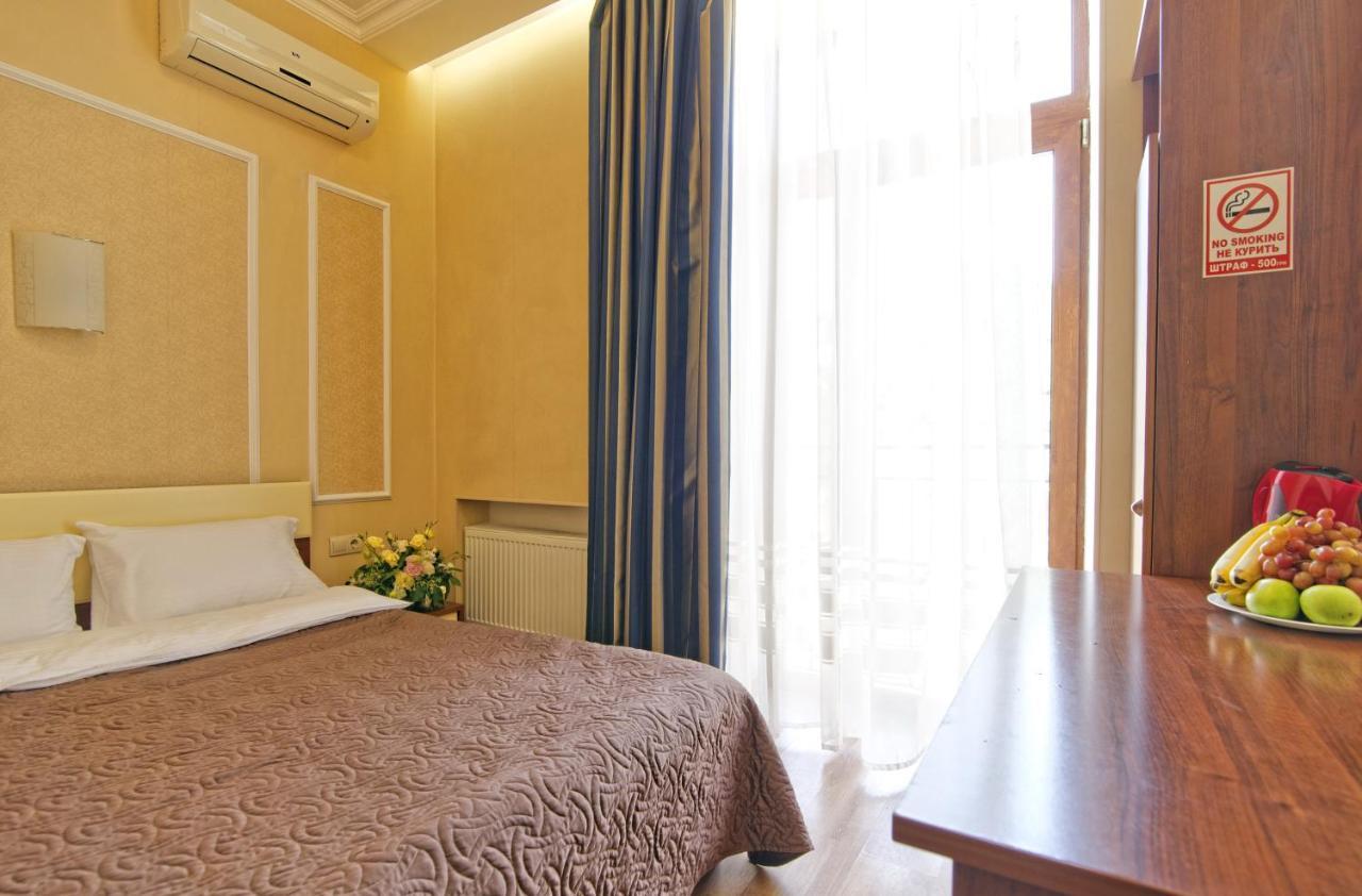 Atrium Hotel Odessa Exterior foto